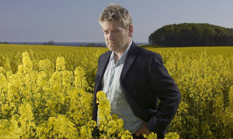 Kenneth-Branagh-as-Wallan-001